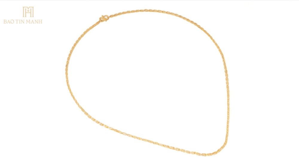 Giá dây chuyền được tính từ giá vàng theo chỉ cộng tiền công, phụ thuộc độ tinh xảo và thiết kế sản phẩm