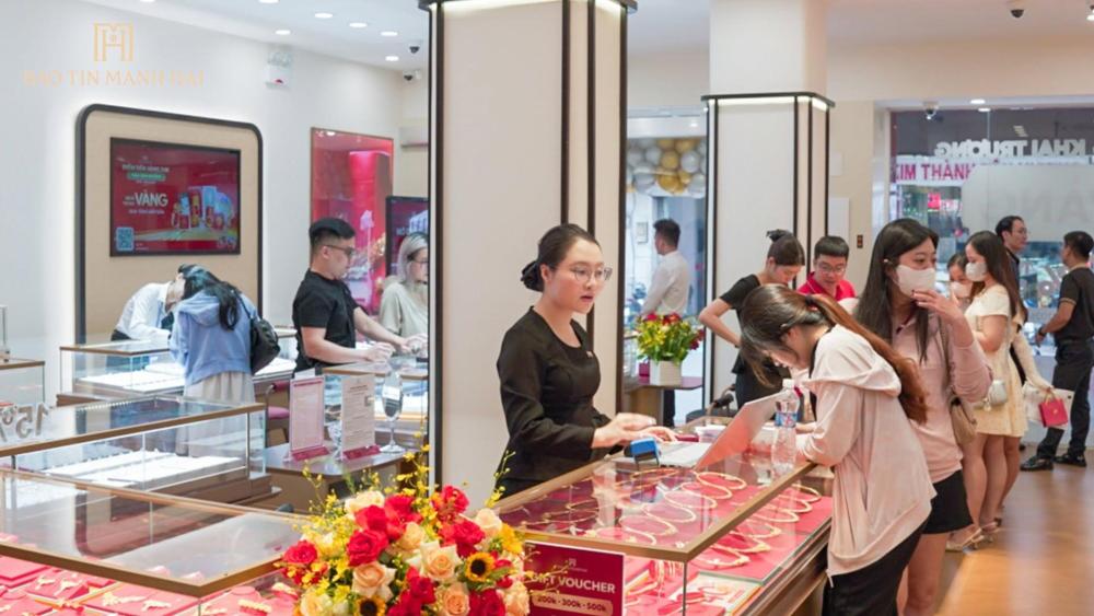 Bảo Tín Mạnh Hải là thương hiệu uy tín, đảm bảo vàng 24K chuẩn, chế tác tinh xảo và minh bạch giá trị