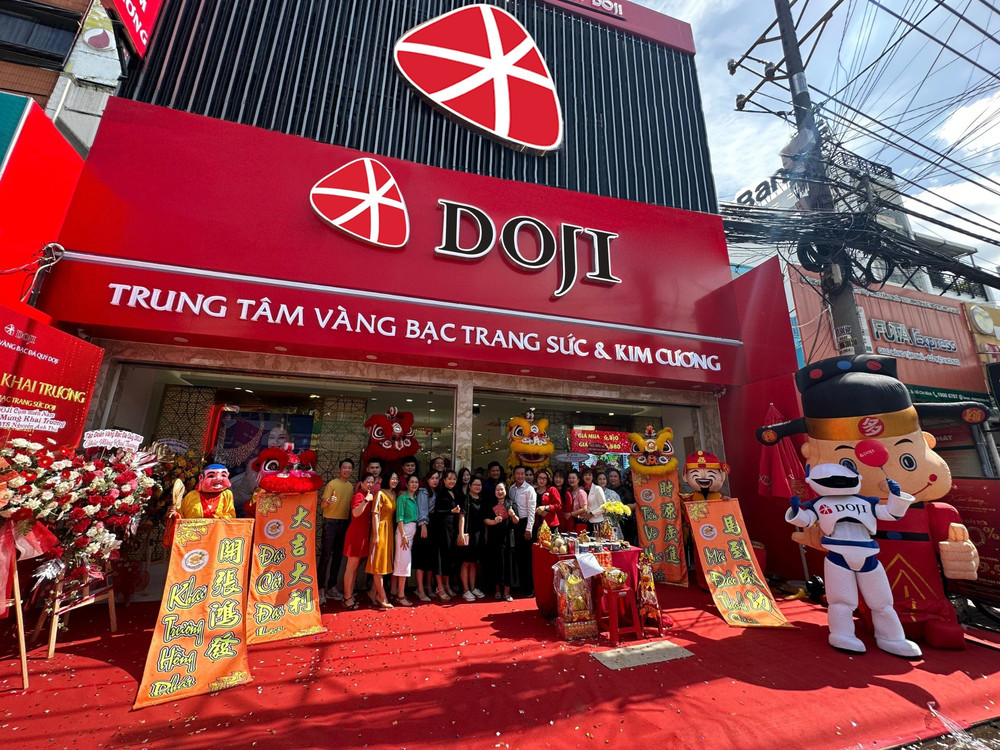 DOJI cung cấp đa dạng sản phẩm vàng miếng, vàng tích lũy, trang sức vàng, kim cương và đá quý tại thị trường Hà Nội