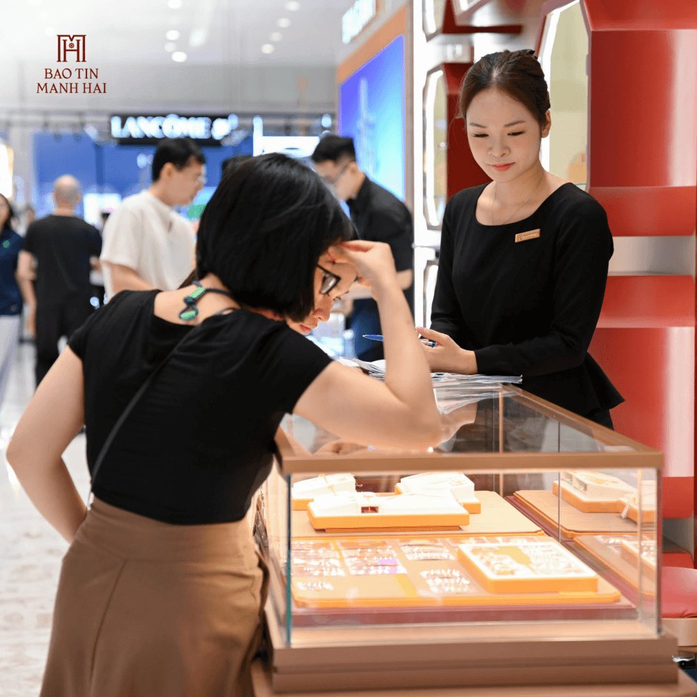 Bảo Tín Mạnh Hải tự hào mang đến không gian mua sắm kim hoàn chuyên nghiệp và đáng tin cậy