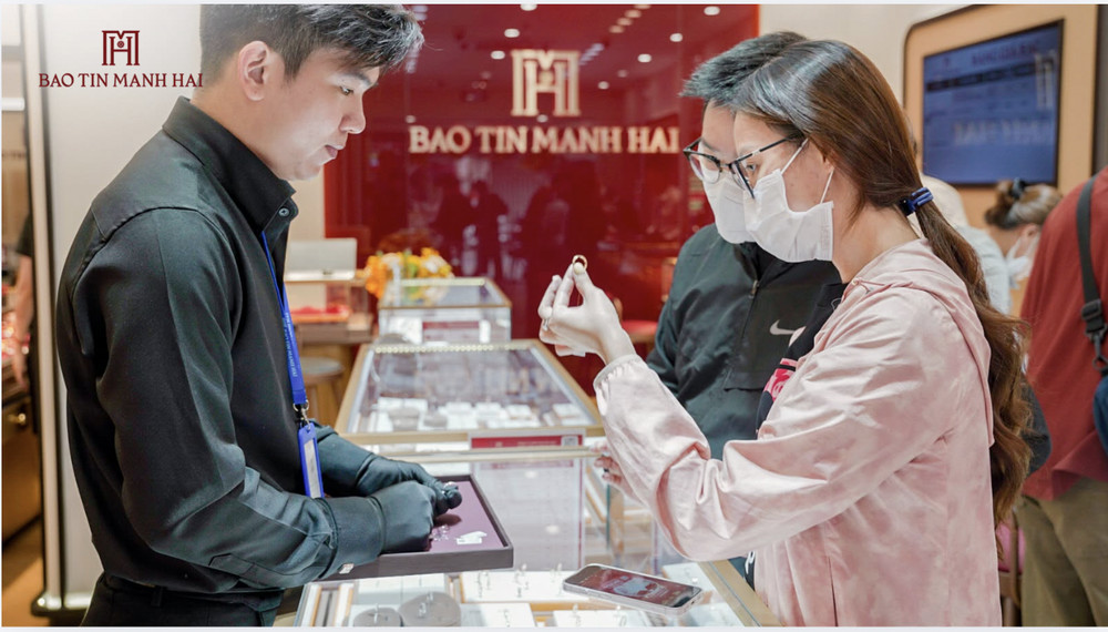 Bảo Tín Mạnh Hải cung cấp đa dạng nhẫn vàng cùng chính sách giá và thu đổi minh bạch