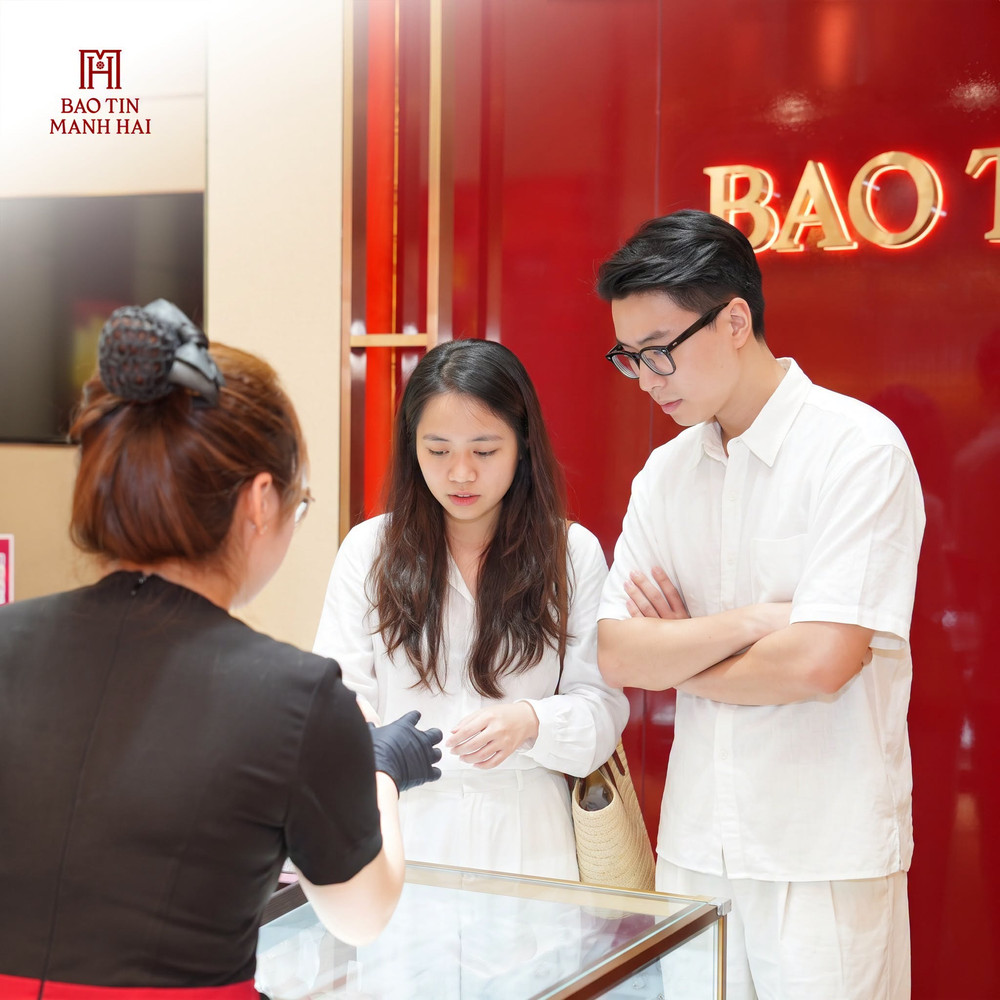 tránh rủi ro mua nhầm vàng non tuổi