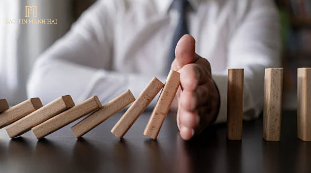 Lệnh Stop-loss như phanh an toàn, giúp giới hạn thua lỗ khi giá đi ngược kỳ vọng