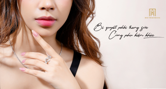 Bí quyết phối trang sức cùng phụ kiện khác