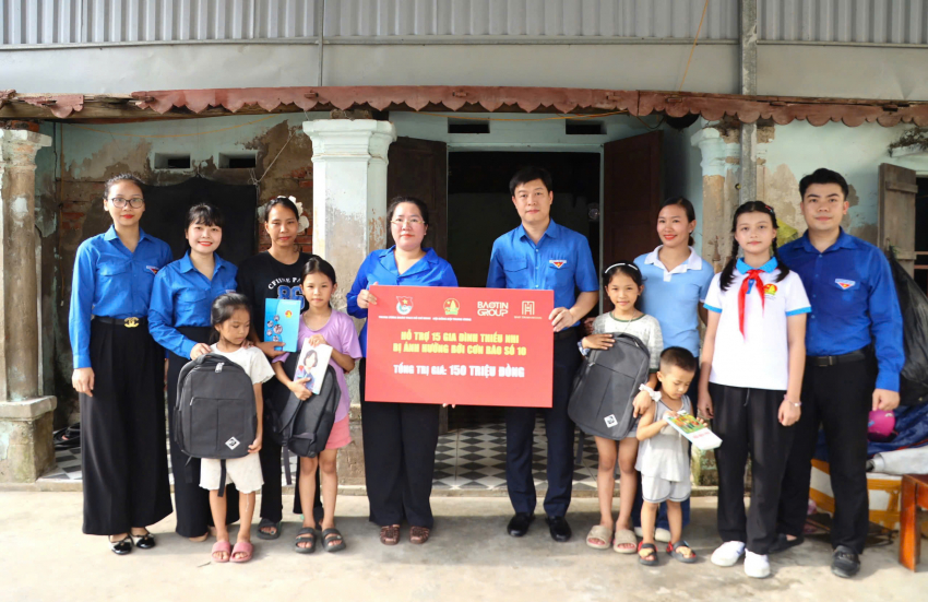 BẢO TÍN MẠNH HẢI SÁT CÁNH CÙNG ĐỒNG BÀO VÙNG LŨ