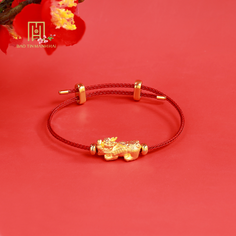 Vòng Charm 24K Tỳ Hưu Tấn Tài Tấn Lộc Dây Cáp Đỏ - 24VTV49KD0-401001